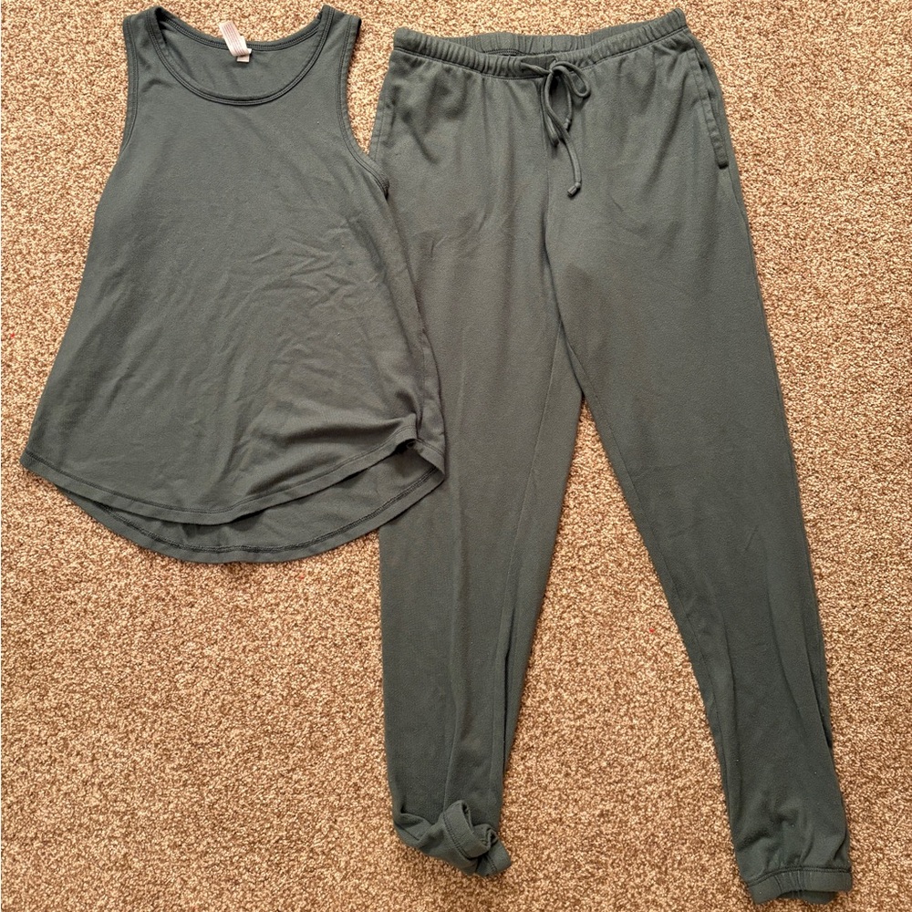 Stars Above Women's Dark Gray Tank Top and Jogger Set